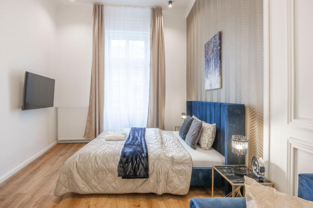 Luxurious Central Grand Home W/ 3Bedrm 2Bathrm Budapest Exterior photo