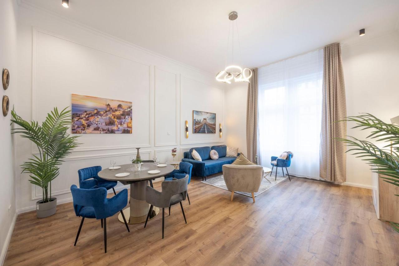 Luxurious Central Grand Home W/ 3Bedrm 2Bathrm Budapest Exterior photo